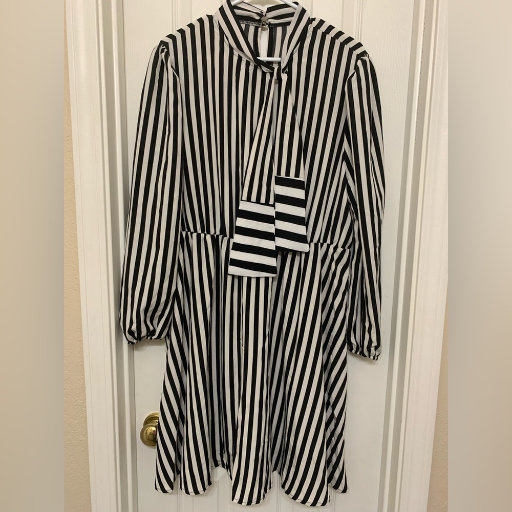 Floerns Women's Striped, Long Sleeve, Tie Neck, A Line Dress Black and White